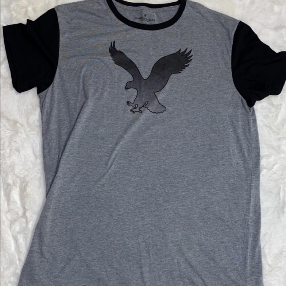 American Eagle tee